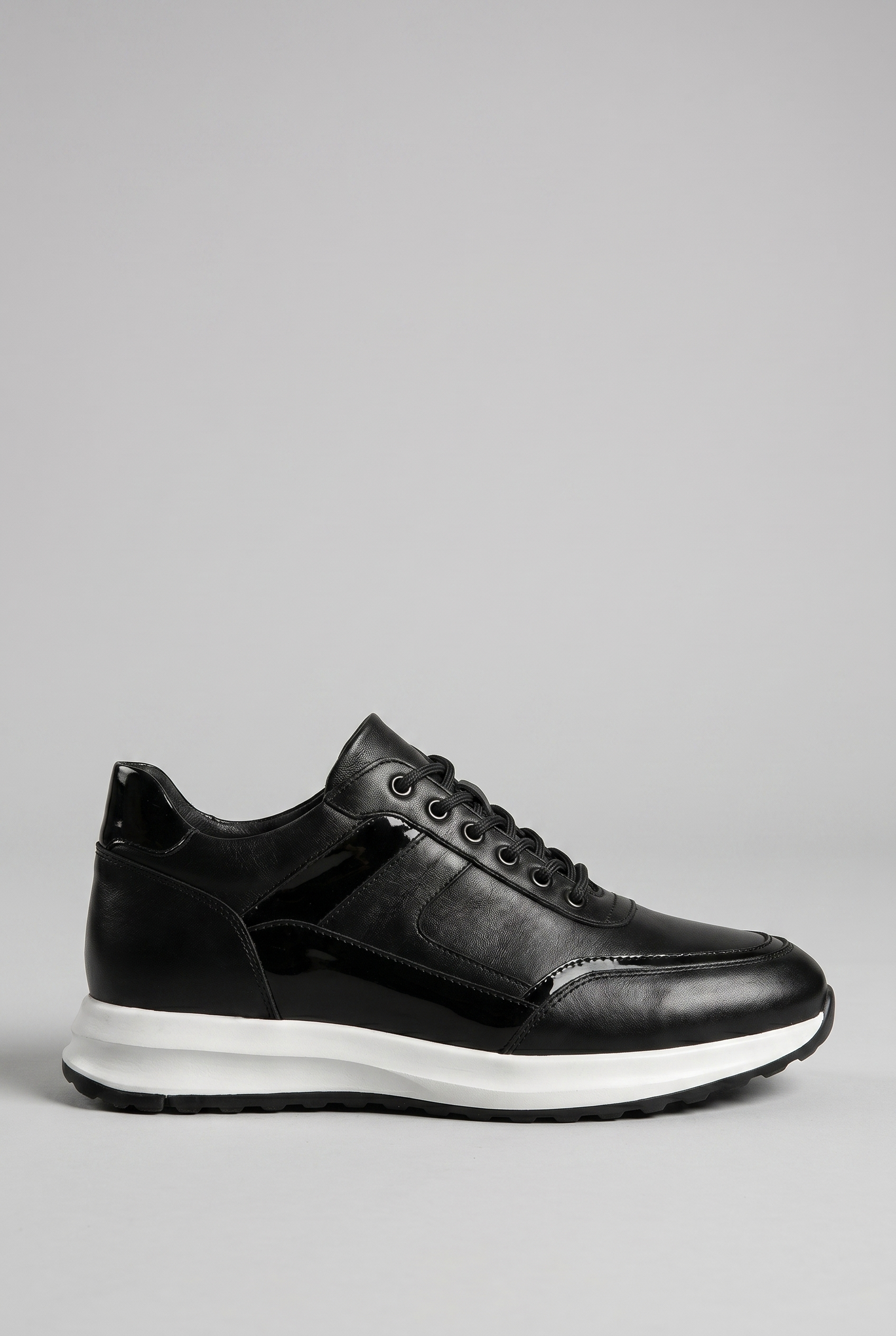 VOO Shoes | %100 Dana Derisi Boy Uzatan Siyah Rugan Detaylı Sneaker | +7 cm Gizli Taban