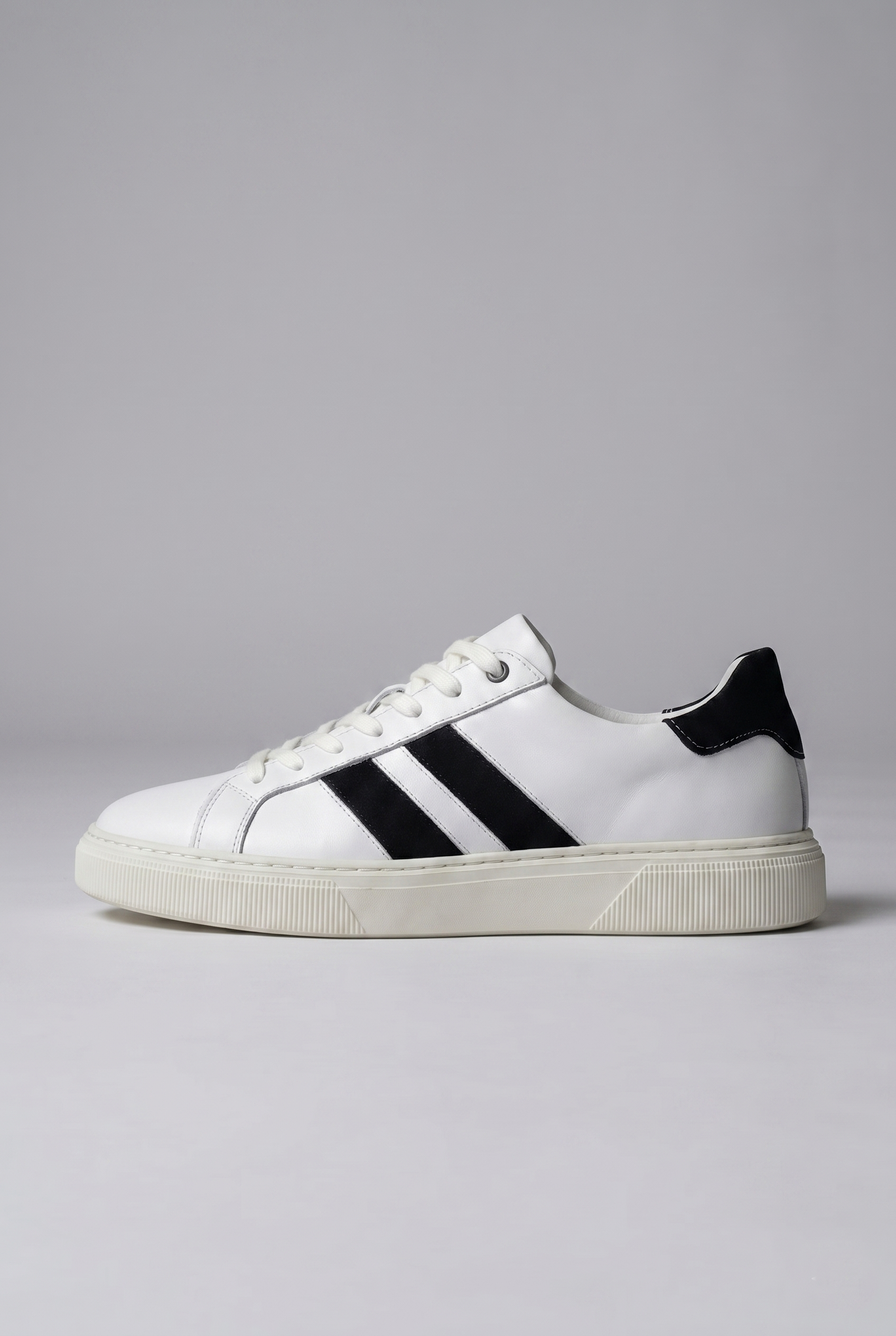 VOO Shoes | %100 Dana Derisi Boy Uzatan Beyaz Sneaker | Siyah Şerit | +7 cm Gizli Taban