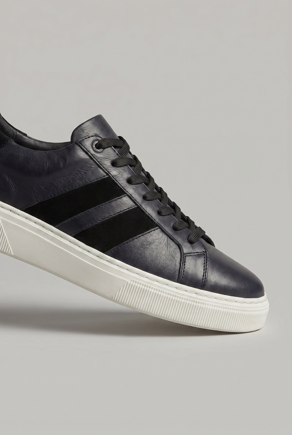VOO Shoes | %100 Dana Derisi Boy Uzatan Siyah Sneaker | Siyah Şerit | +7 cm Gizli Taban