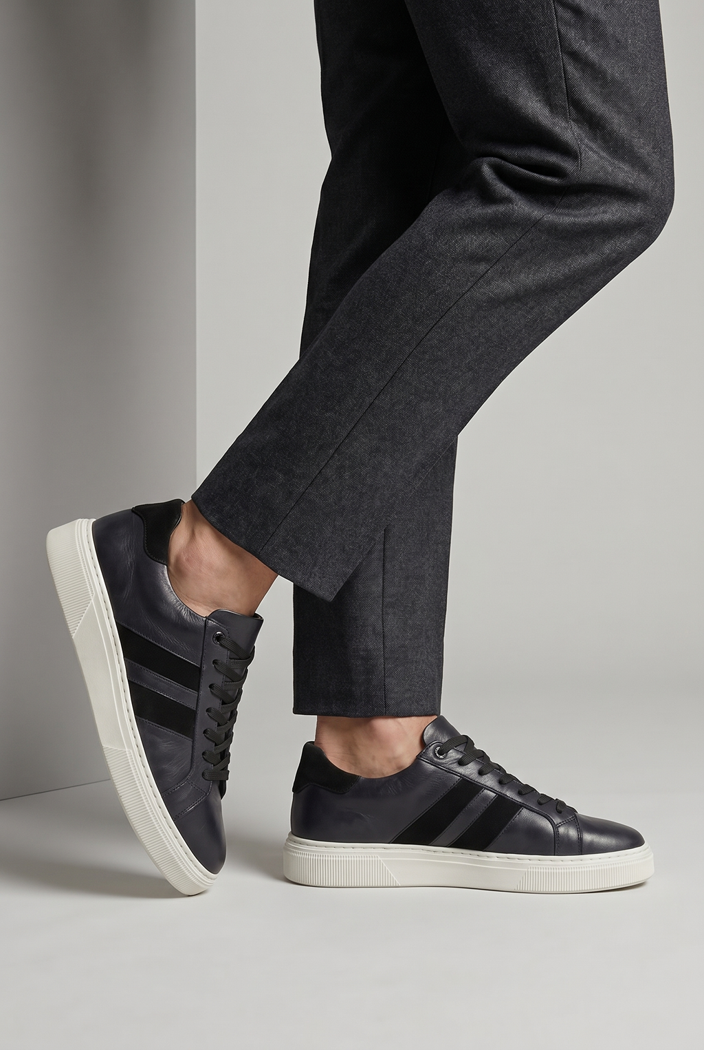 VOO Shoes | %100 Dana Derisi Boy Uzatan Siyah Sneaker | Siyah Şerit | +7 cm Gizli Taban