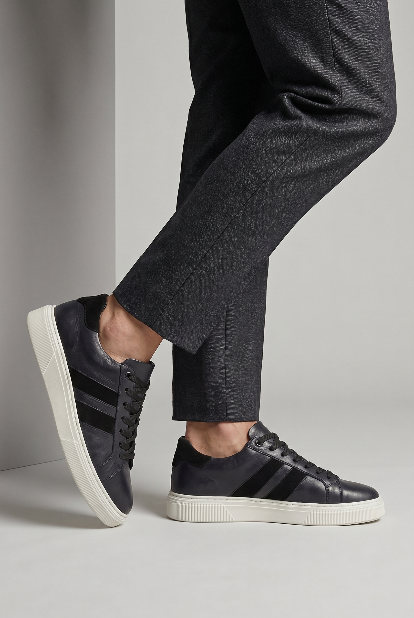 VOO Shoes | %100 Dana Derisi Boy Uzatan Siyah Sneaker | Siyah Şerit | +7 cm Gizli Taban